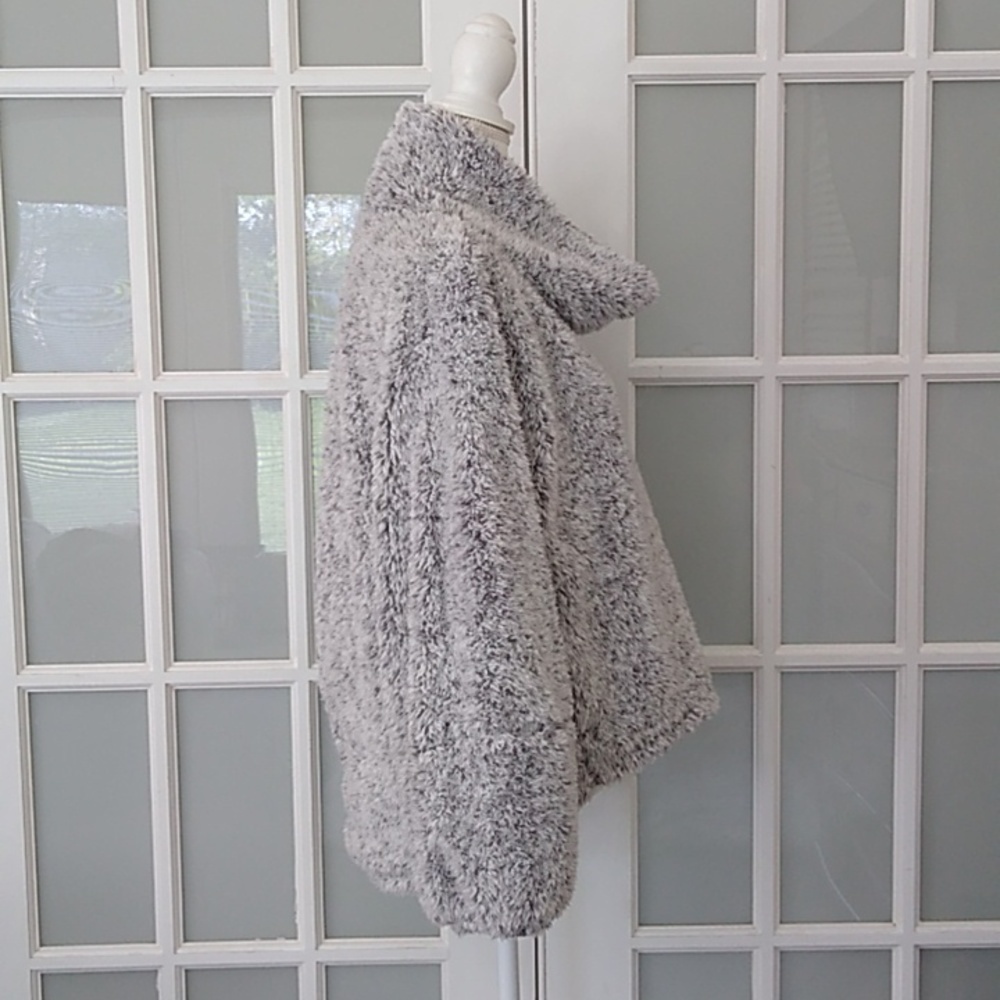 Lululemon Warmth Restore Sherpa Pullover Heathered White Size - M/L - Picture 8 of 16